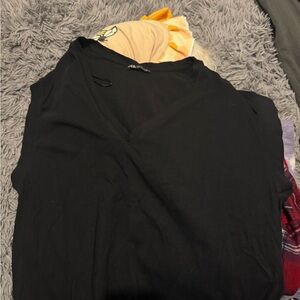 Zara sleeveless Black V-Neck Top
